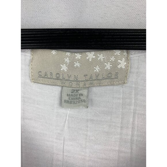 Carolyn Taylor White Sleeveless Top 2X With Floral Embellishment - Picture 4 of 5